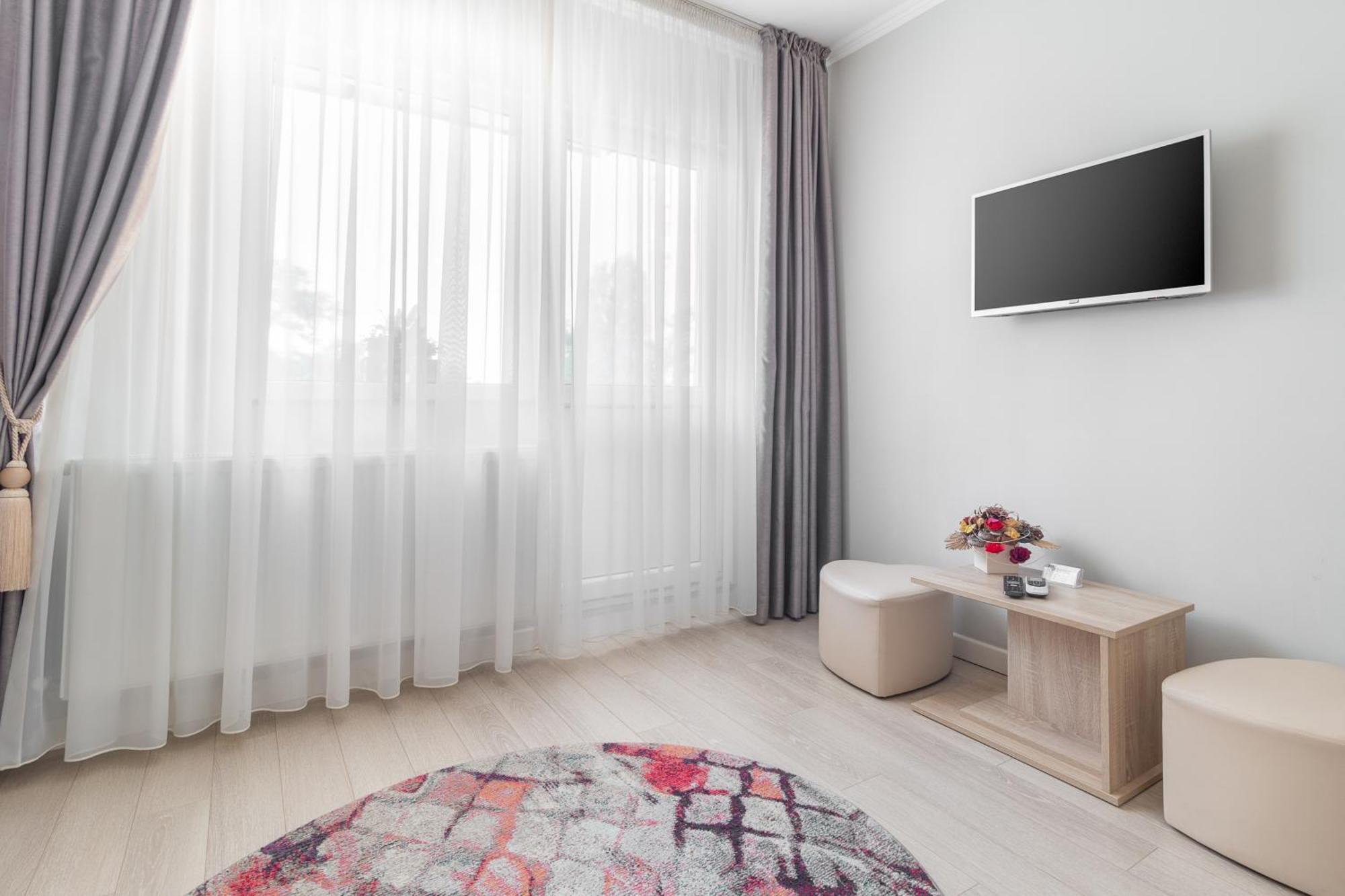 Venezia Studio Apartment Oradea Exterior photo